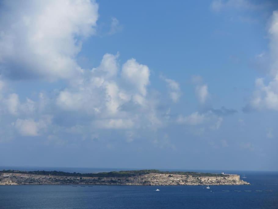 Seaside Serenity: Mellieha Gem Esterno foto